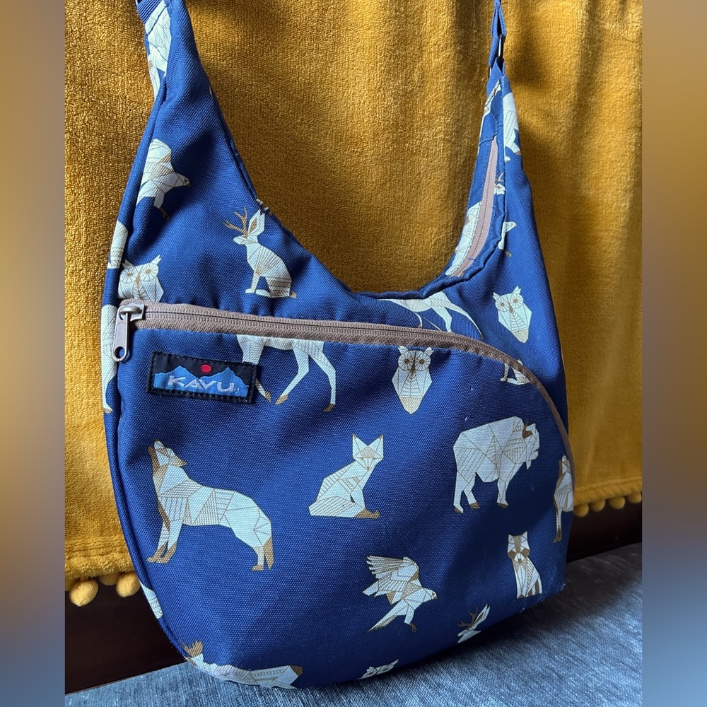 Kavu cross bag, adjustable strap, geometric animal pattern